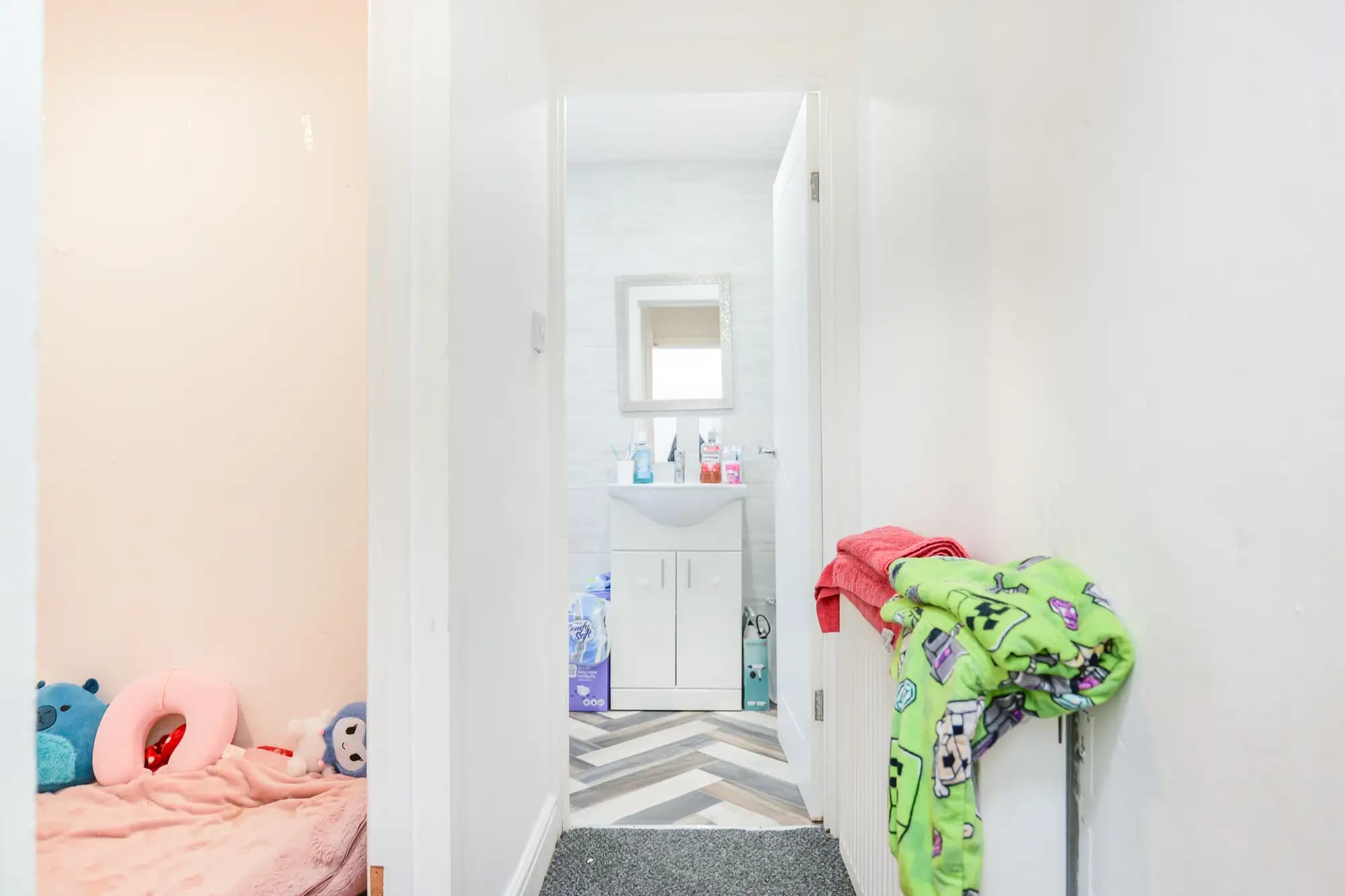 property photo 10 of 18