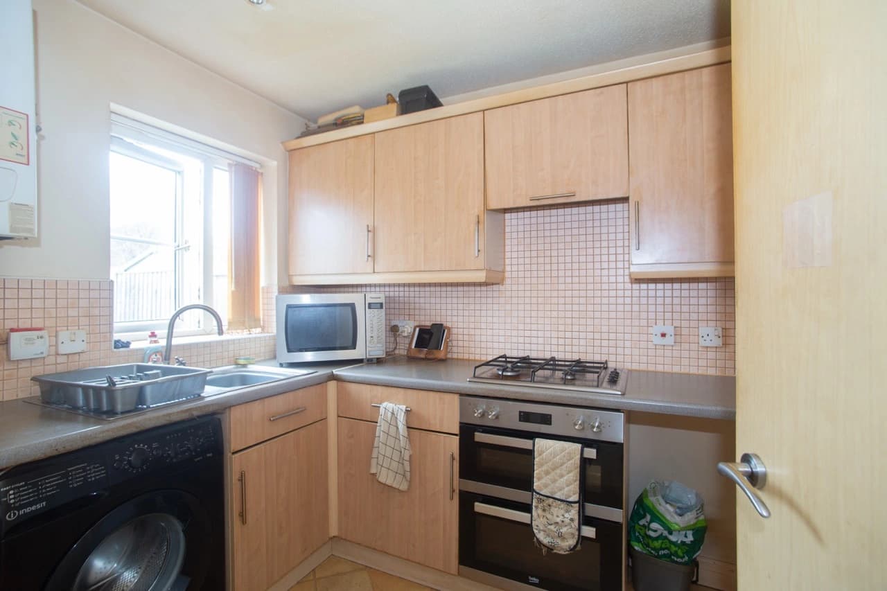 property photo 12 of 31