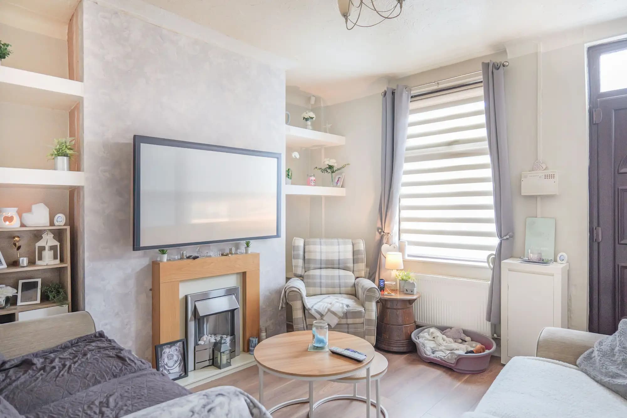 property photo 2 of 20