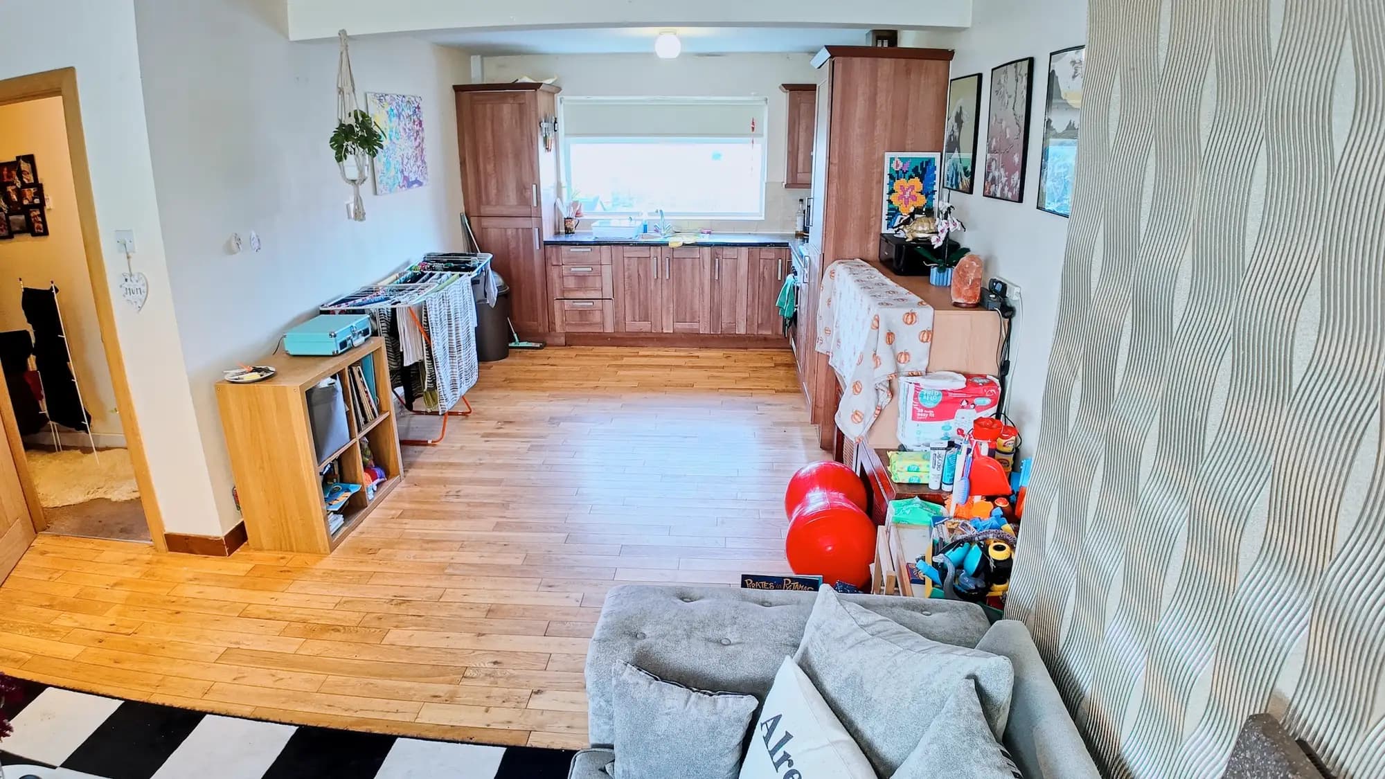property photo 9 of 20
