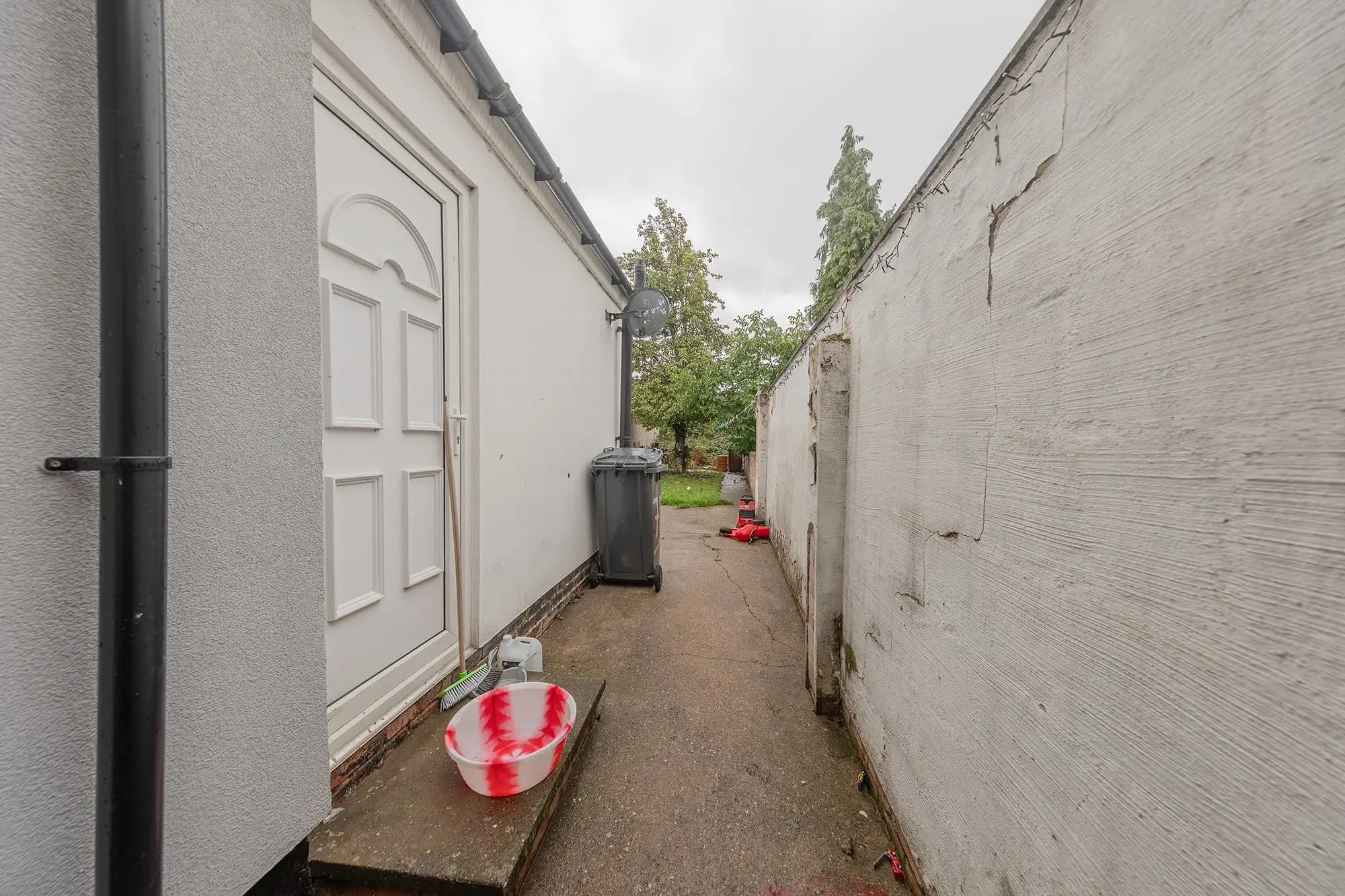 property photo 17 of 19