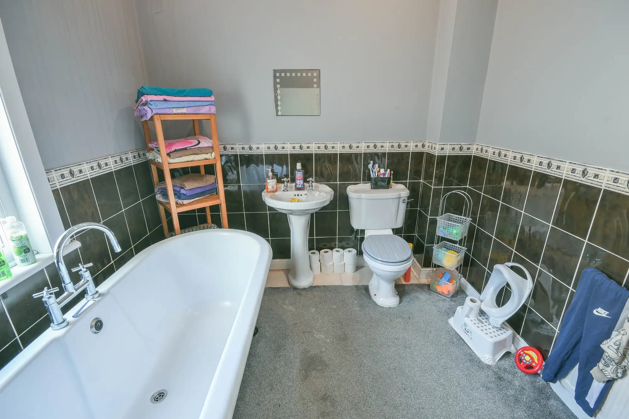 property photo 9 of 18