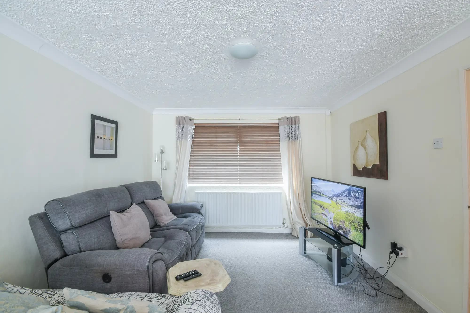 property photo 5 of 18