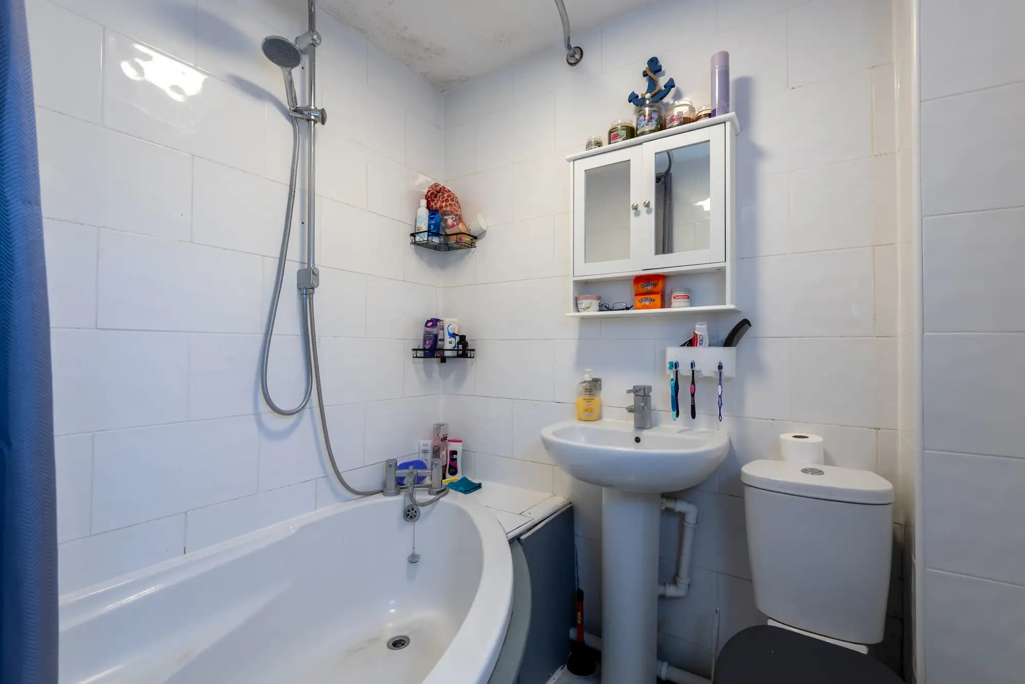 property photo 8 of 15