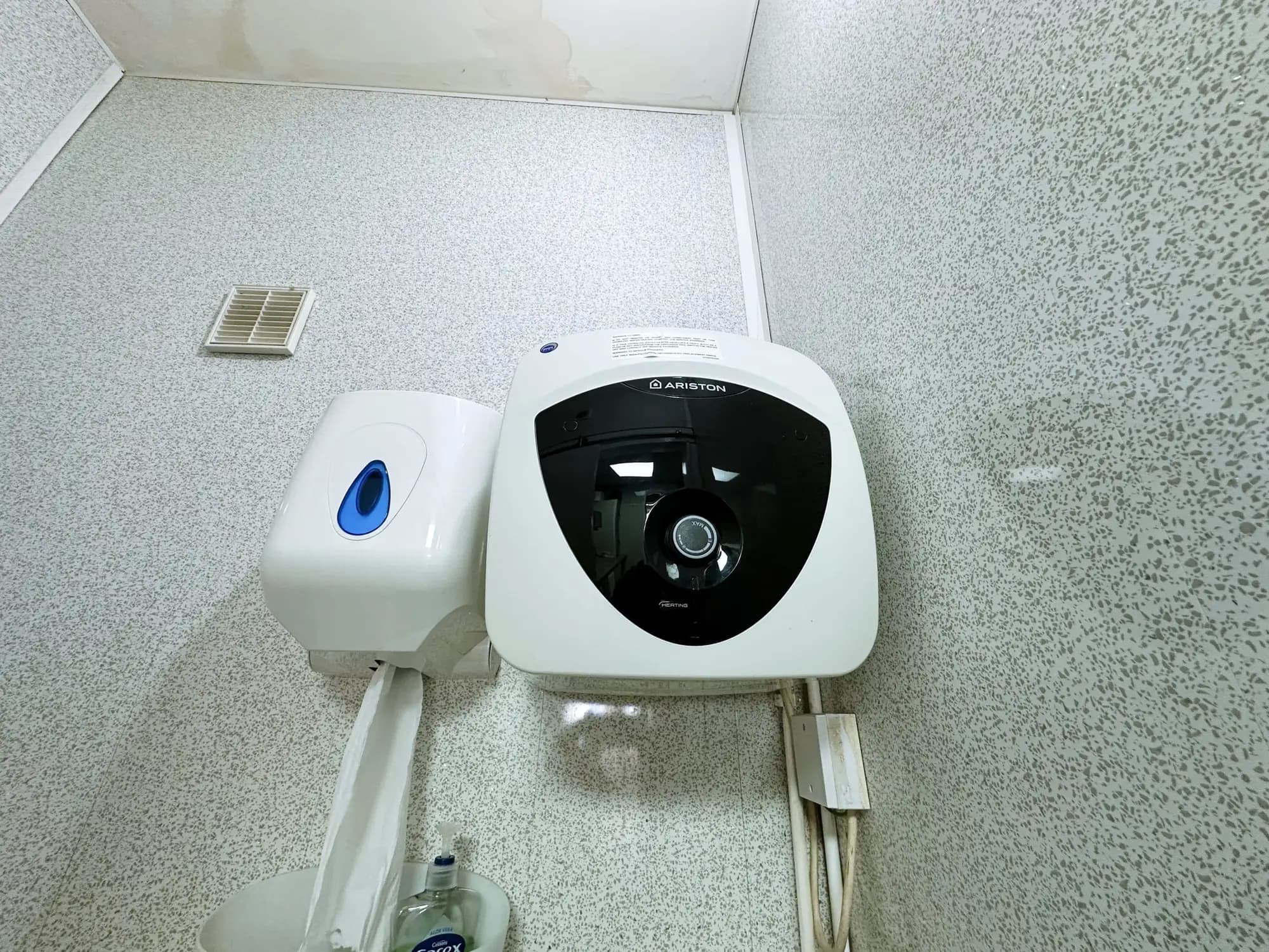 property photo 9 of 19