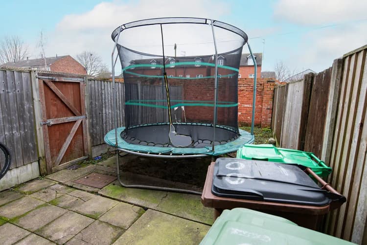property photo 15 of 18