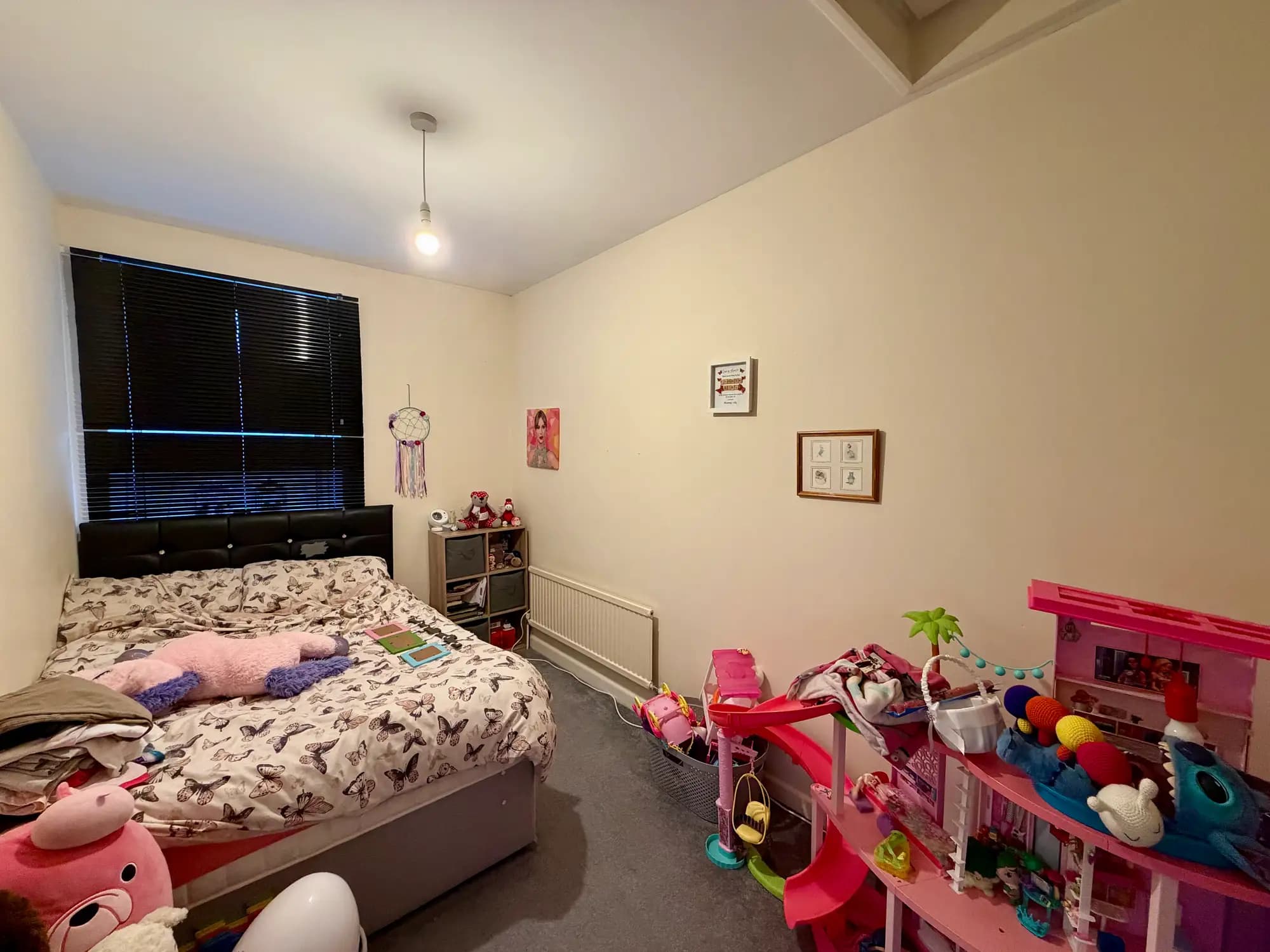 property photo 13 of 17
