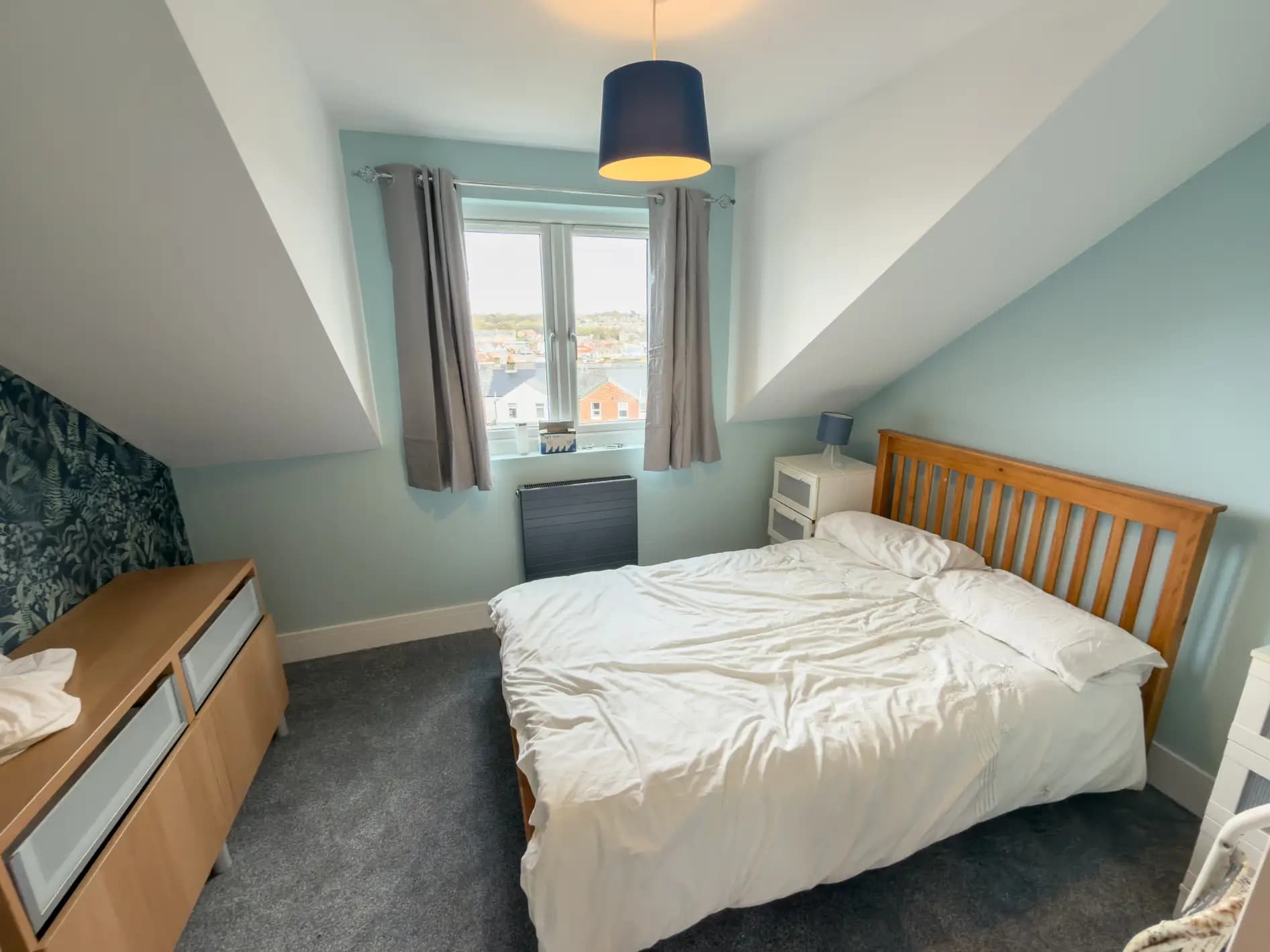 property photo 7 of 18