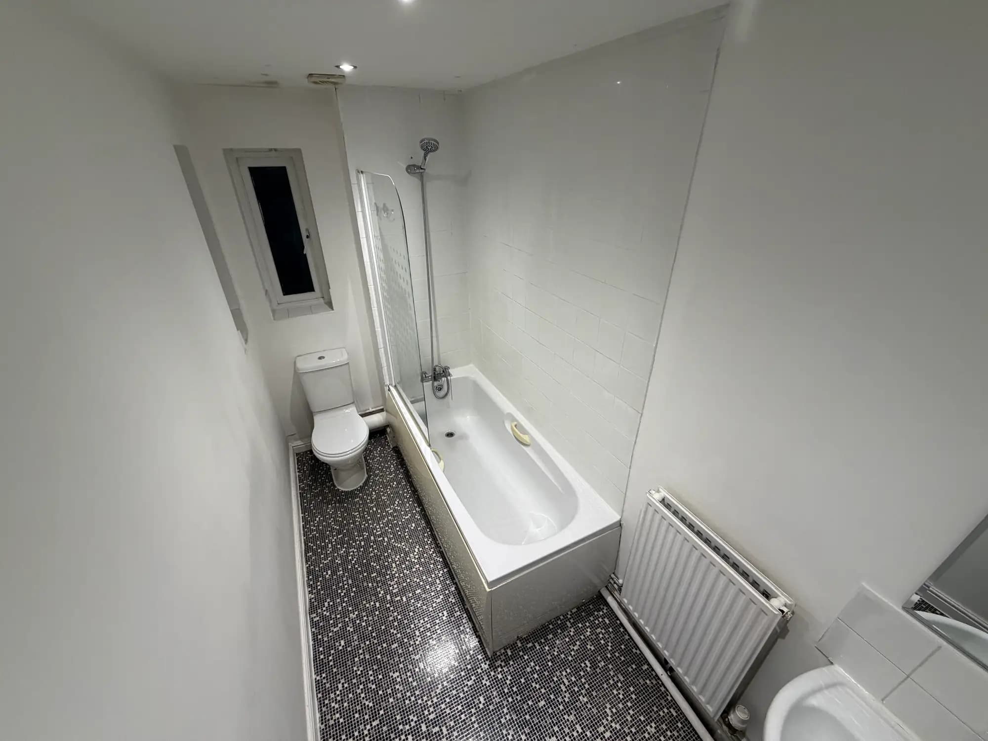 property photo 9 of 25