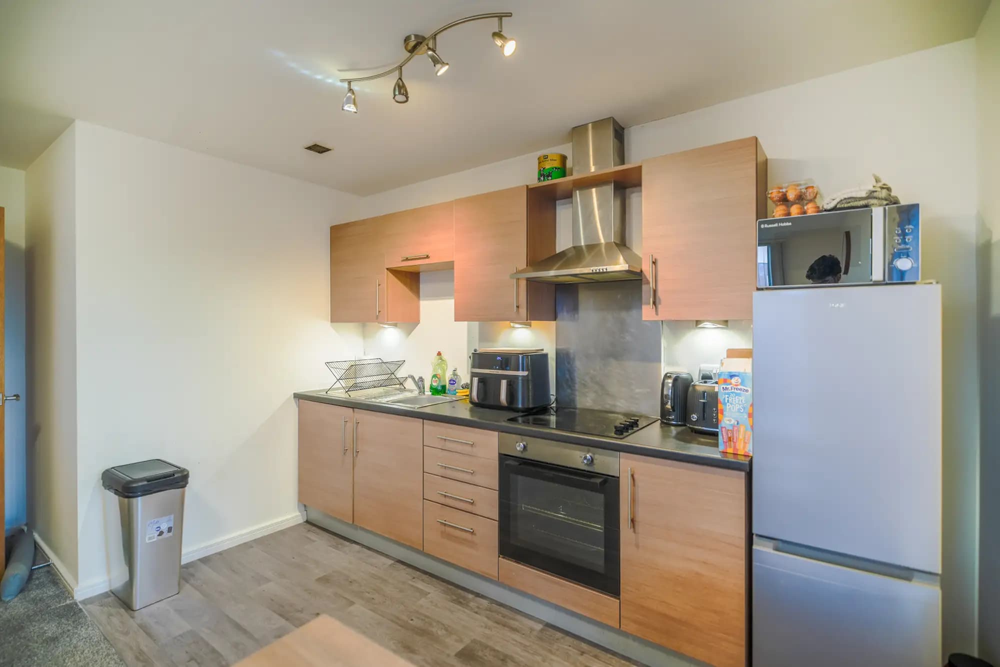 property photo 5 of 14