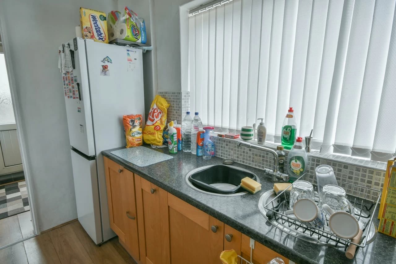 property photo 6 of 19