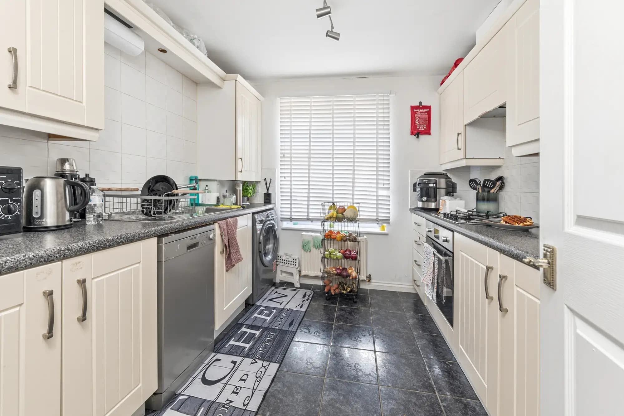property photo 6 of 16