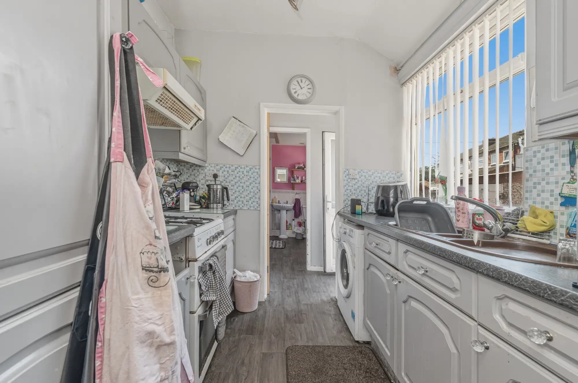 property photo 6 of 15