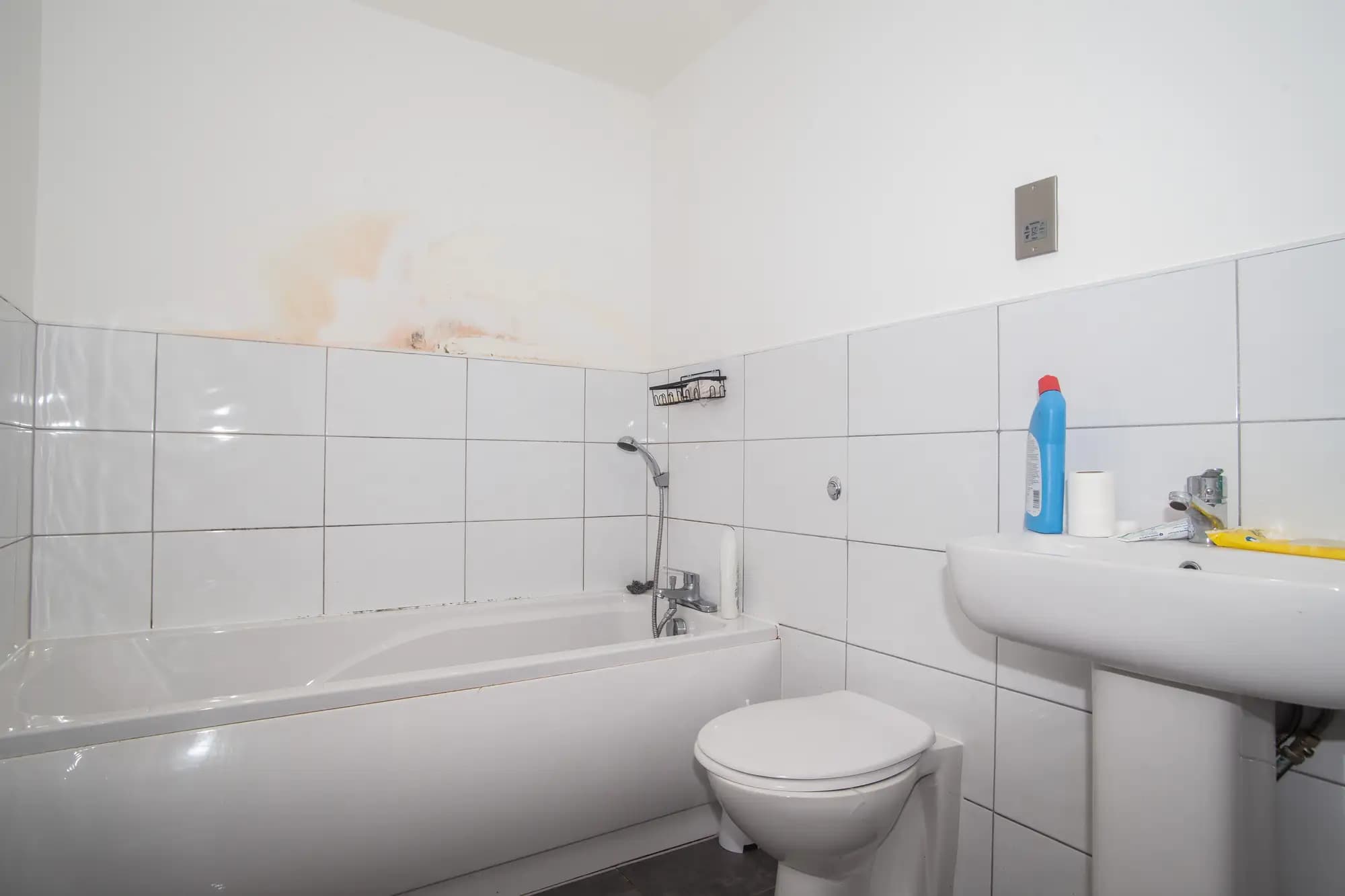 property photo 7 of 14