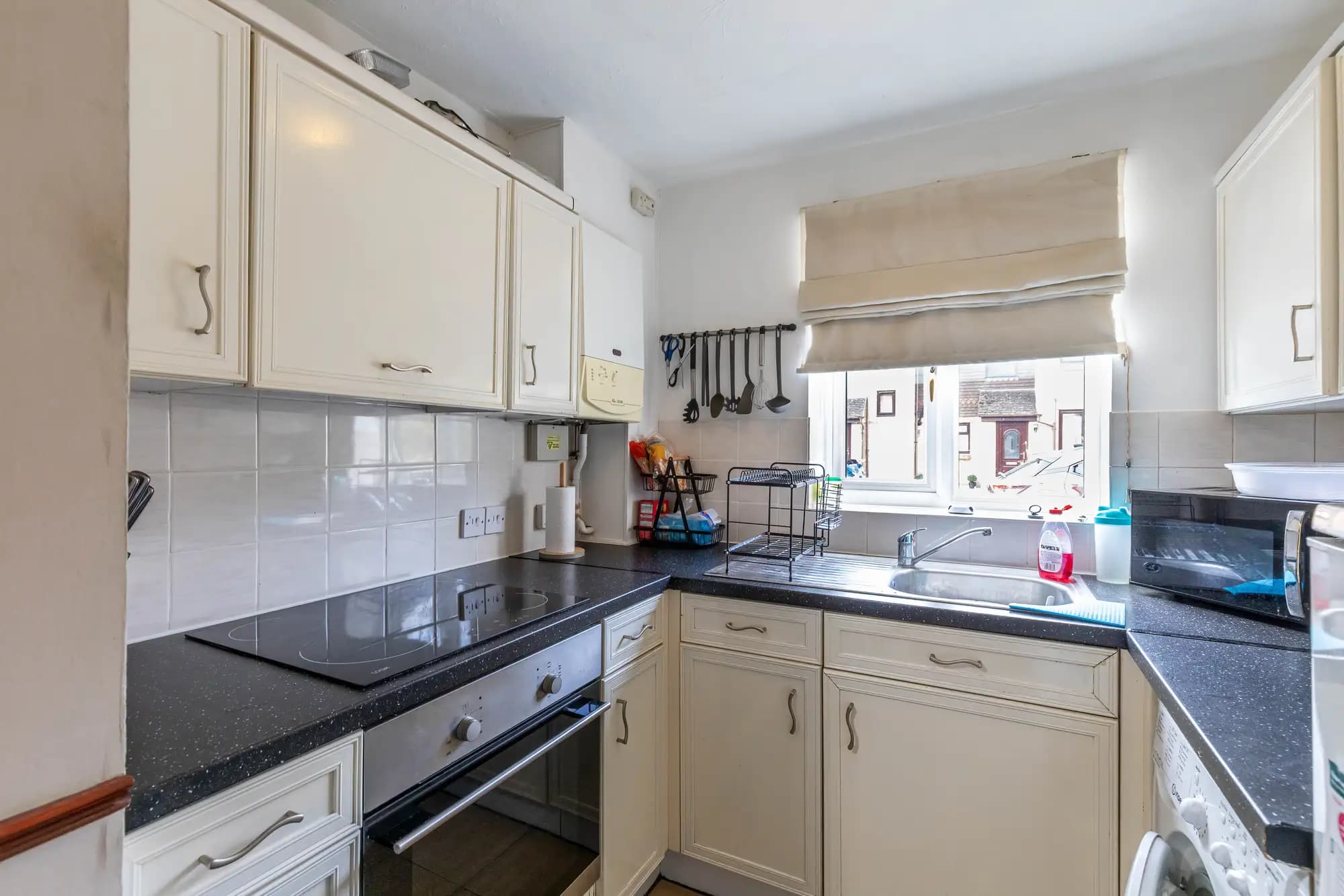 property photo 6 of 15