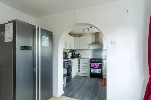 property photo 9 of 29