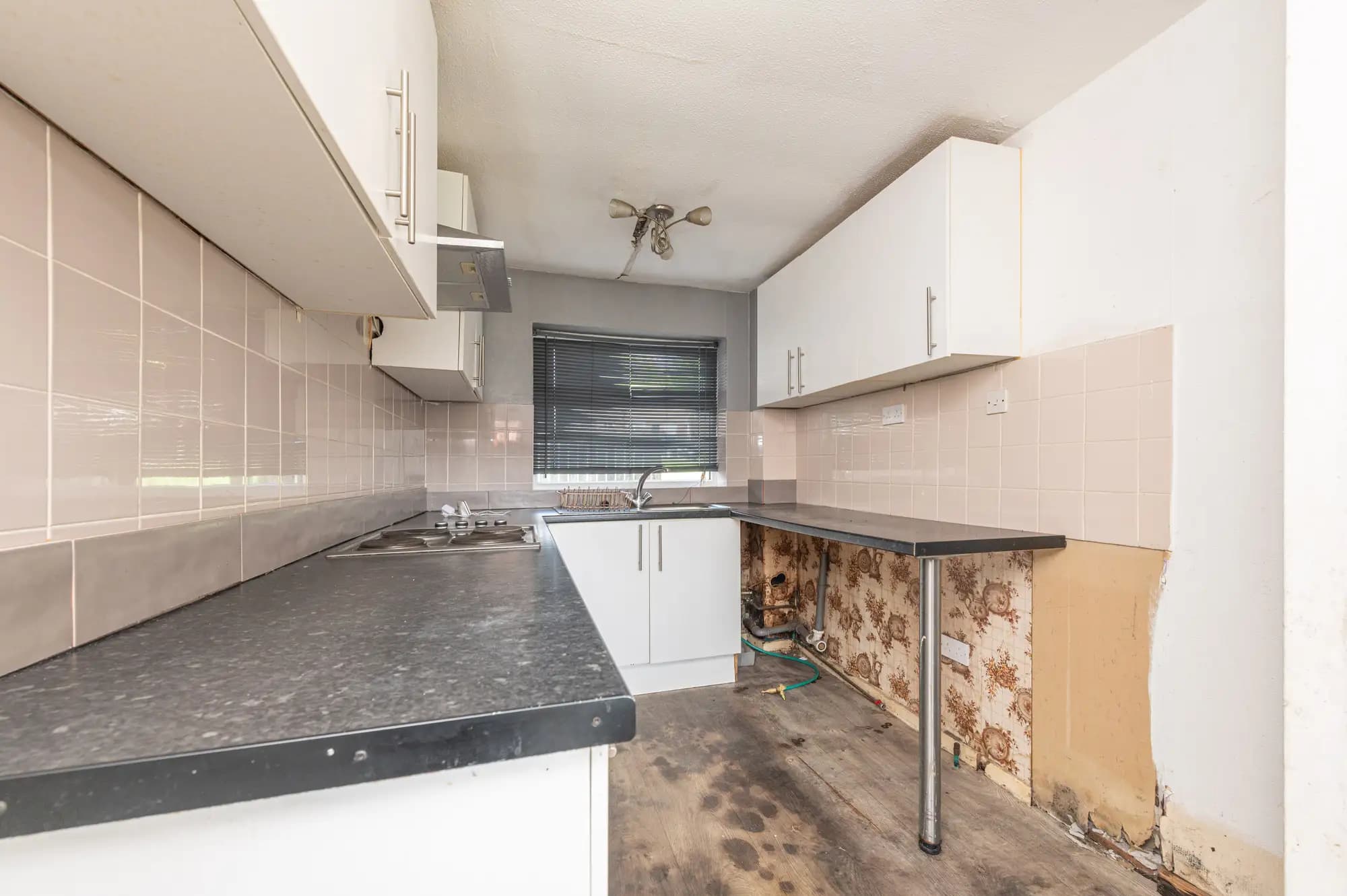 property photo 6 of 16