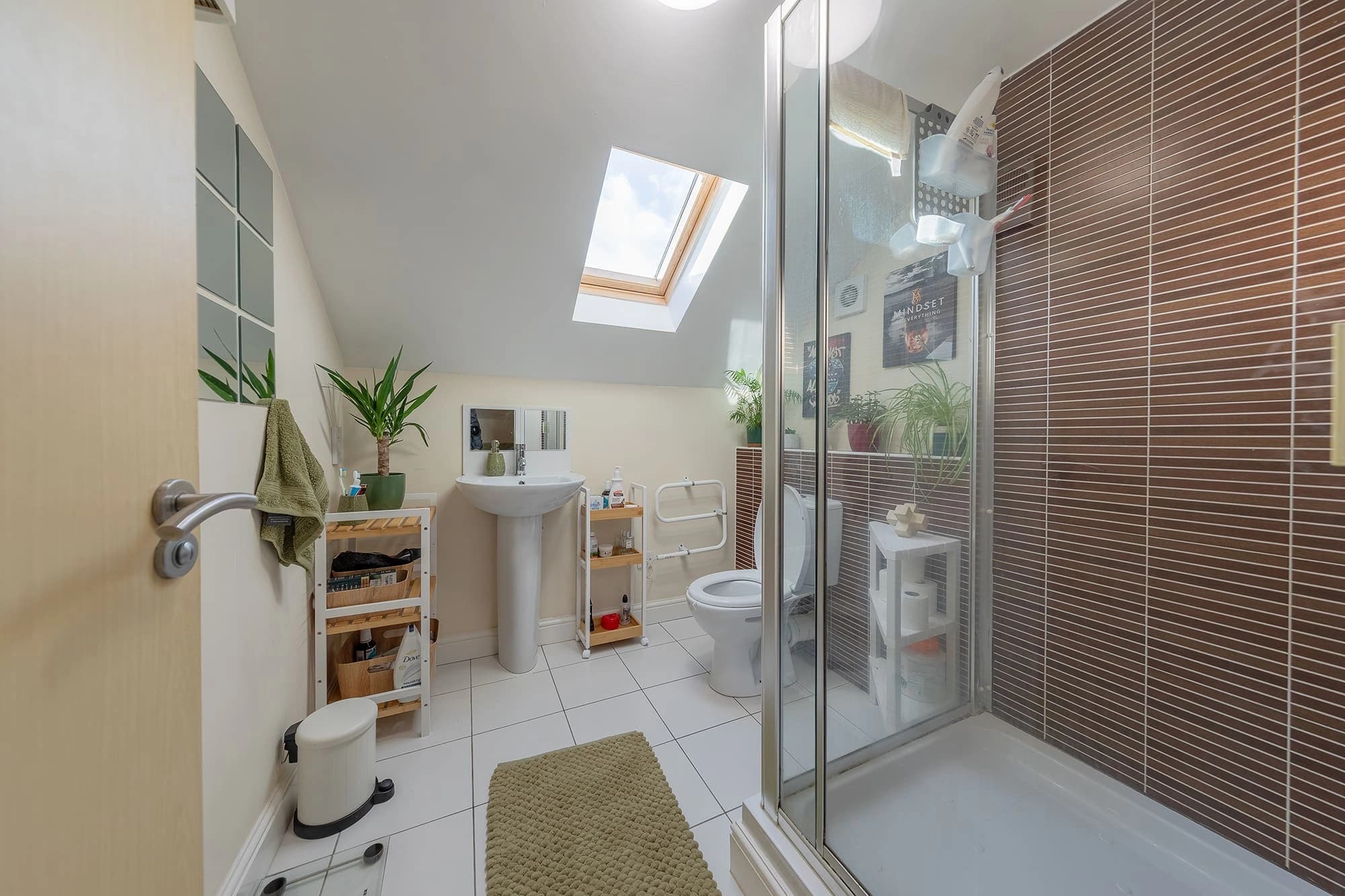 property photo 8 of 15