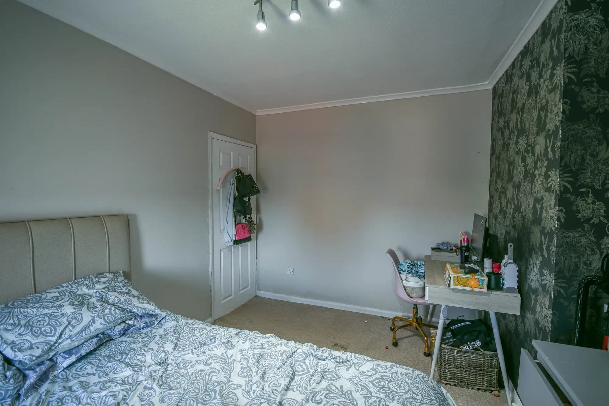 property photo 9 of 21