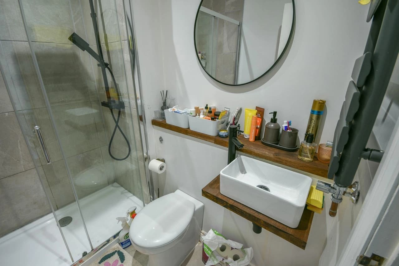 property photo 10 of 22
