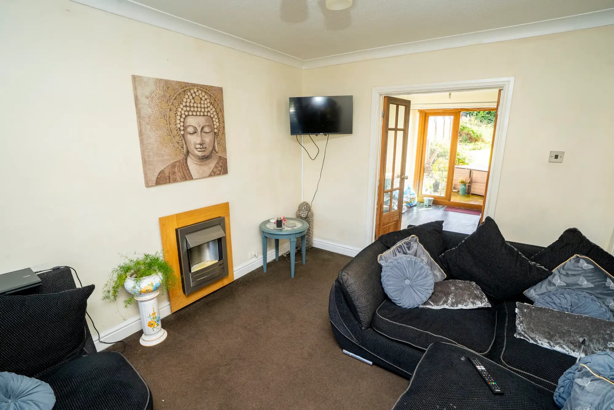 property photo 3 of 28