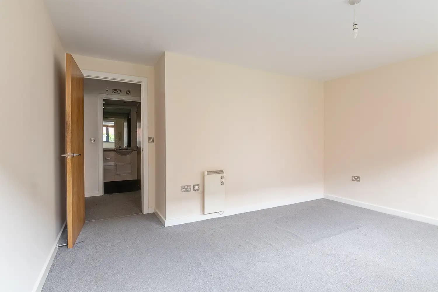 property photo 14 of 27