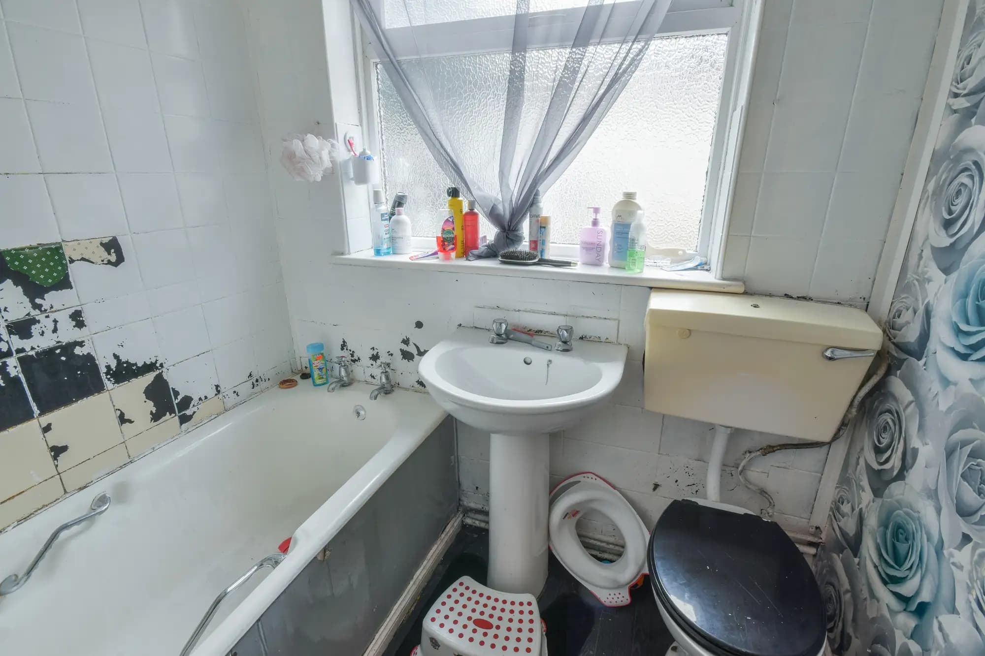 property photo 8 of 16