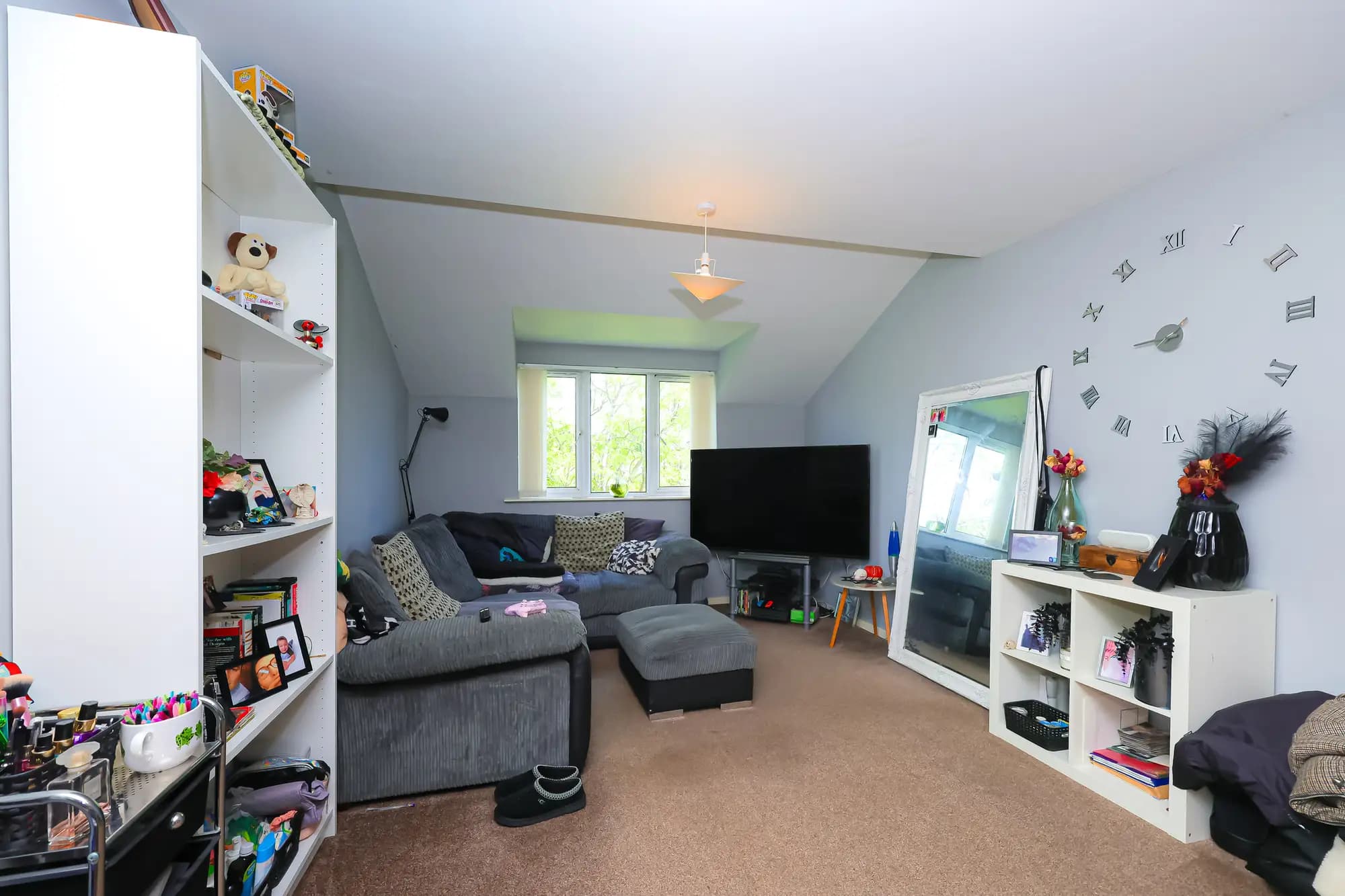 property photo 4 of 25