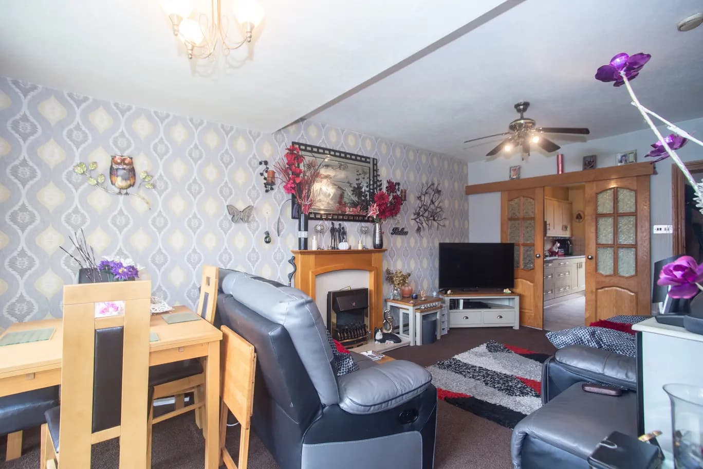 property photo 5 of 16