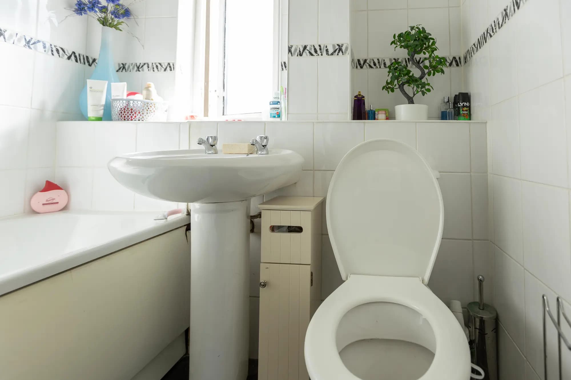 property photo 8 of 17