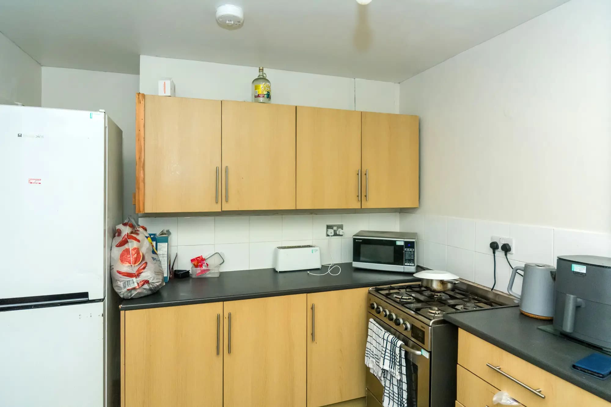 property photo 5 of 18