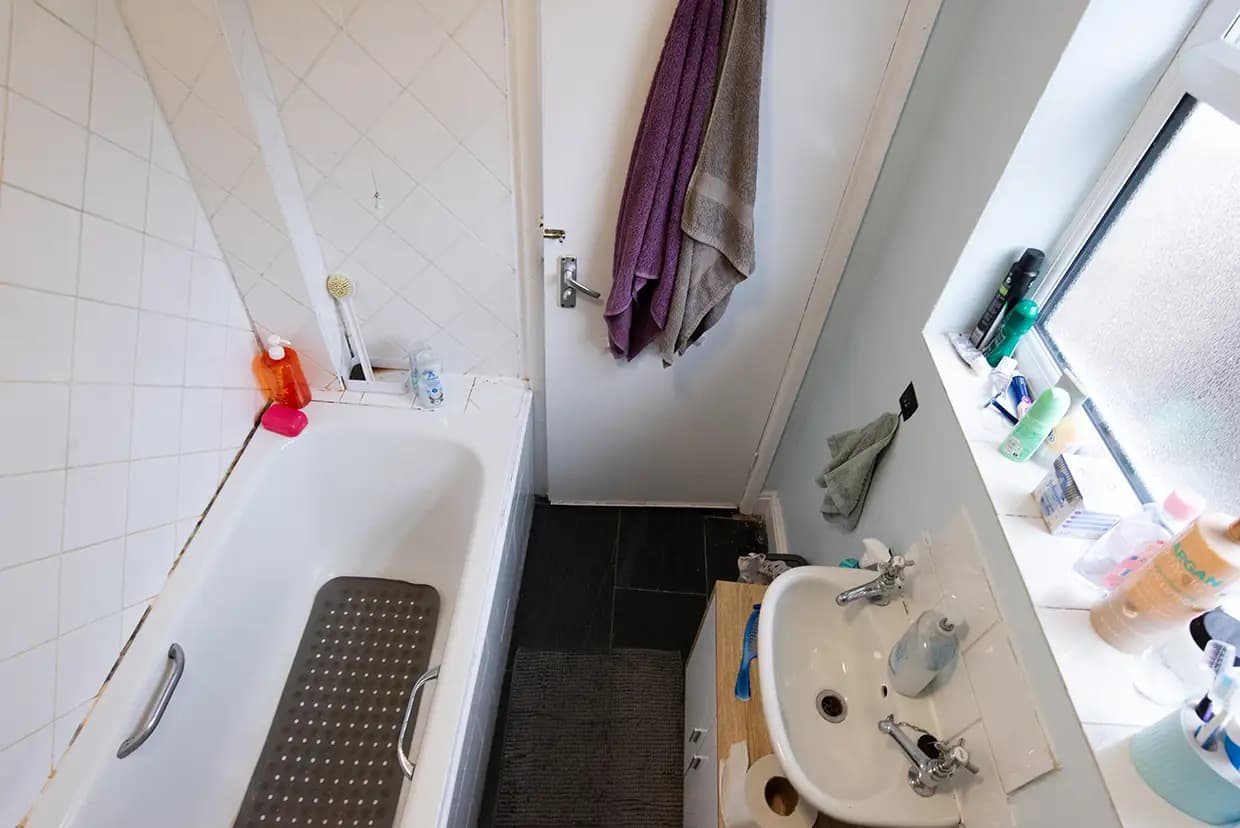 property photo 9 of 25