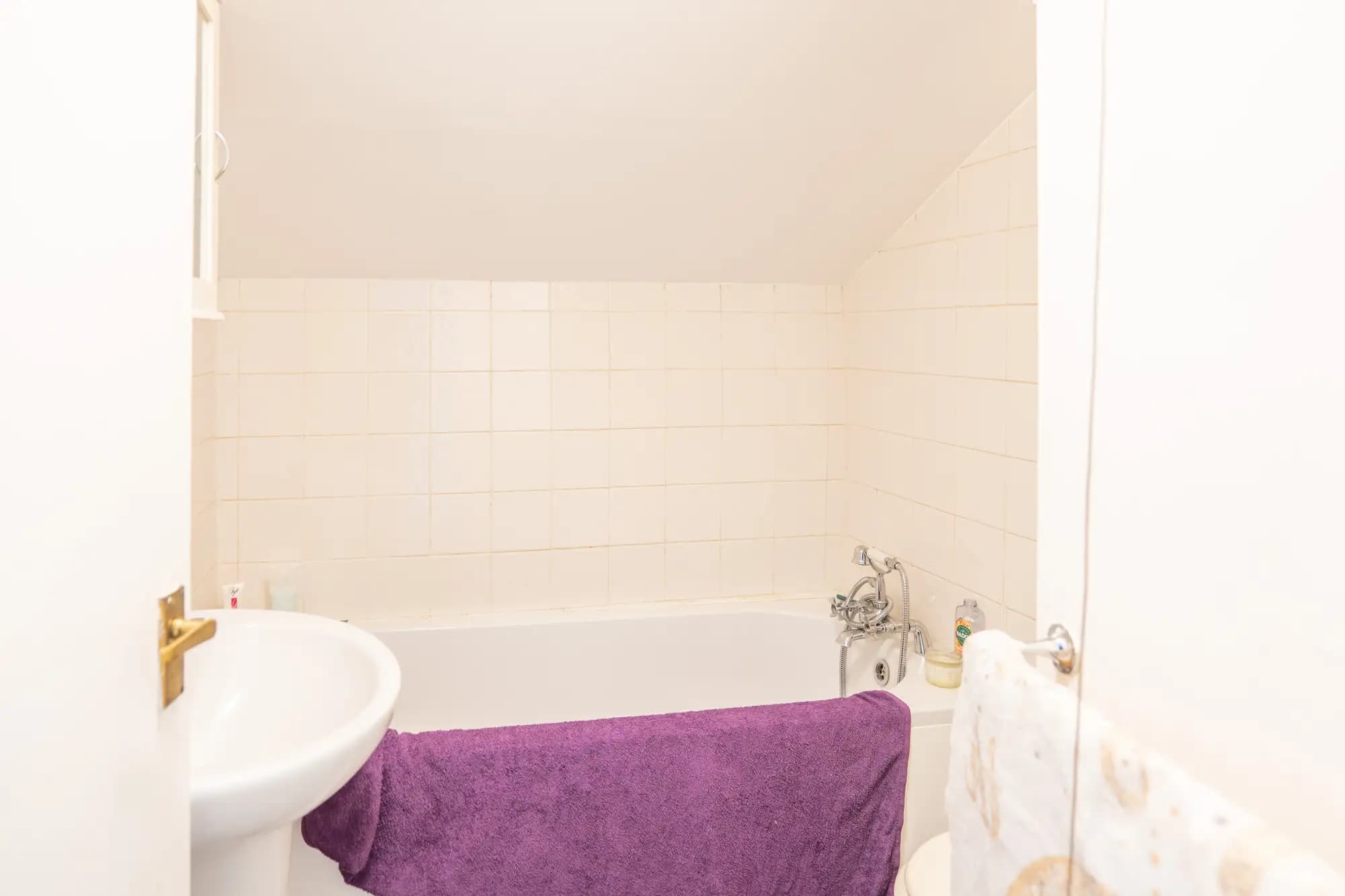property photo 7 of 16