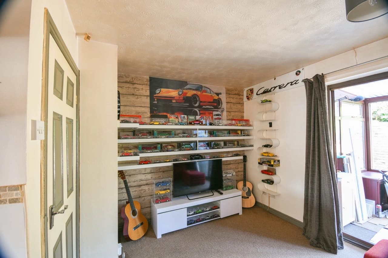 property photo 4 of 22