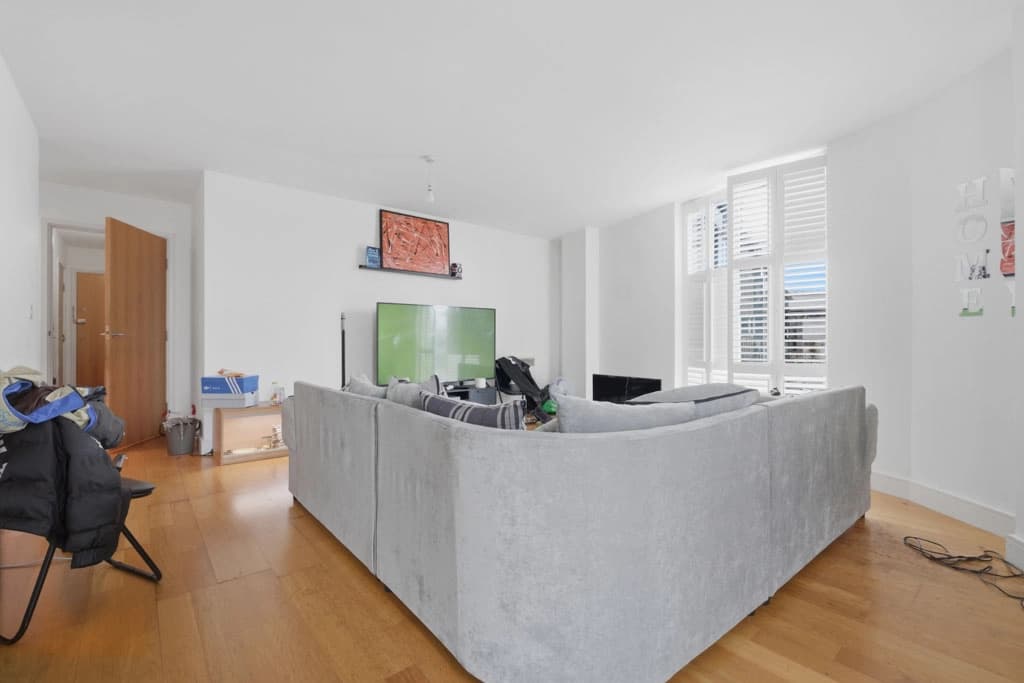 property photo 4 of 16