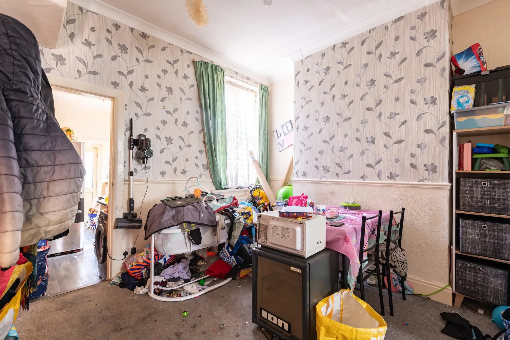 property photo 4 of 17
