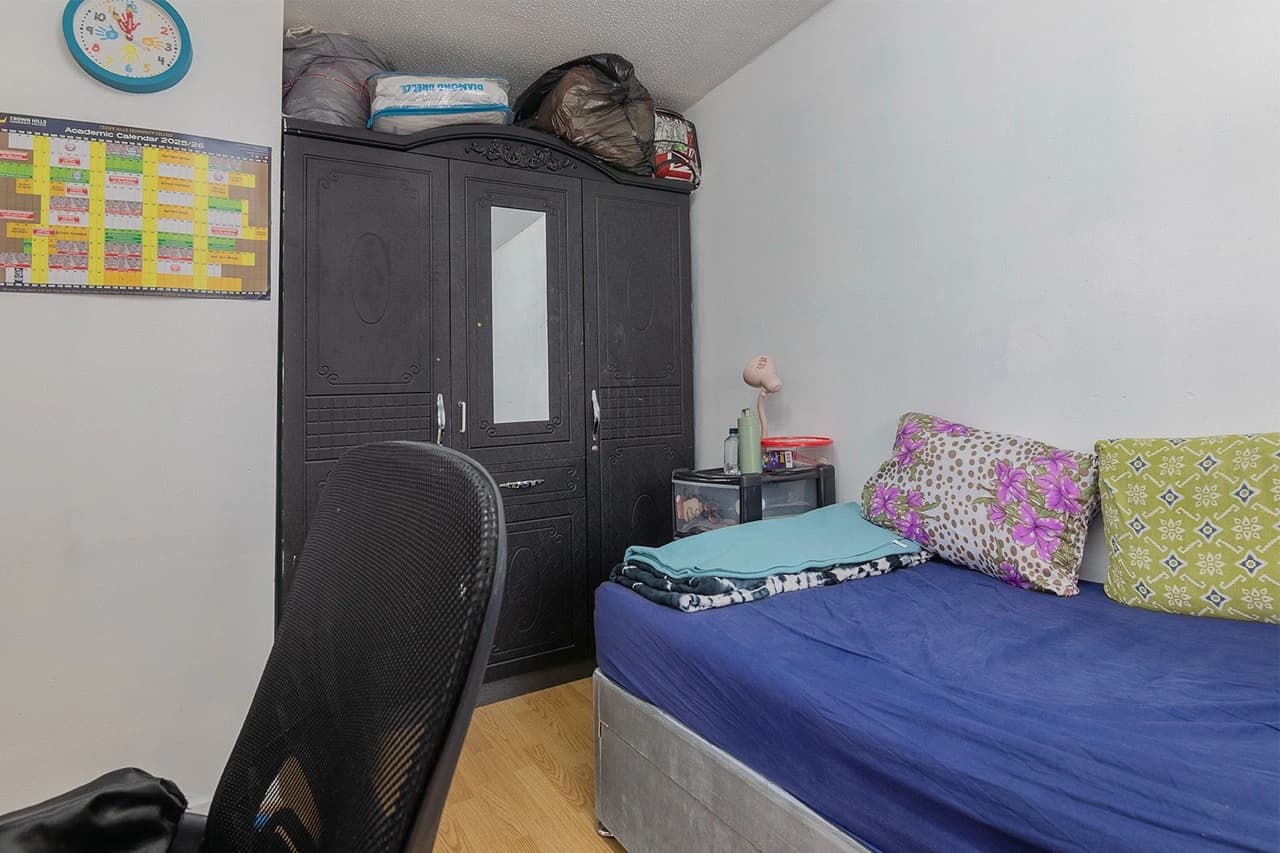 property photo 13 of 20