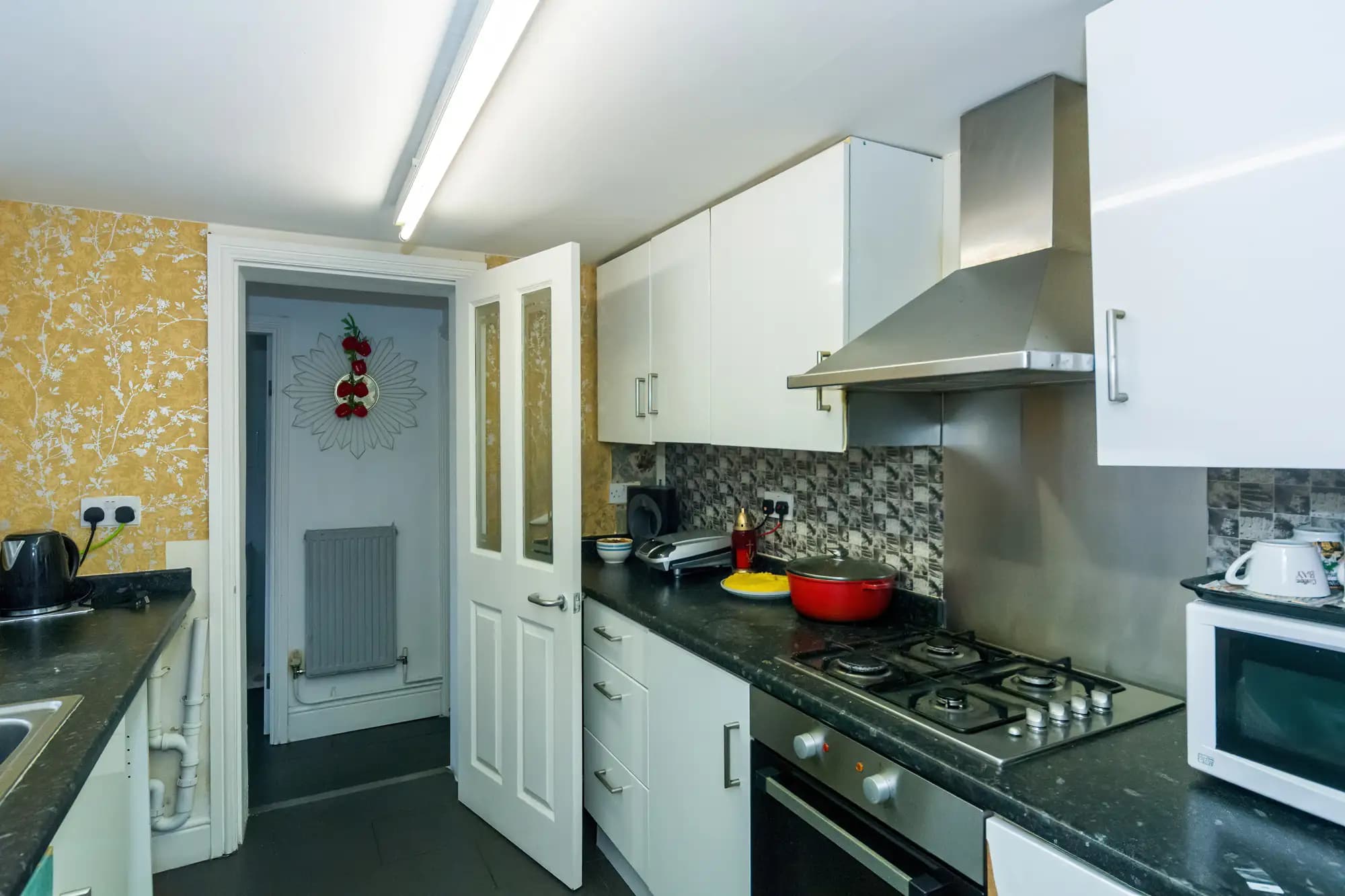 property photo 7 of 20