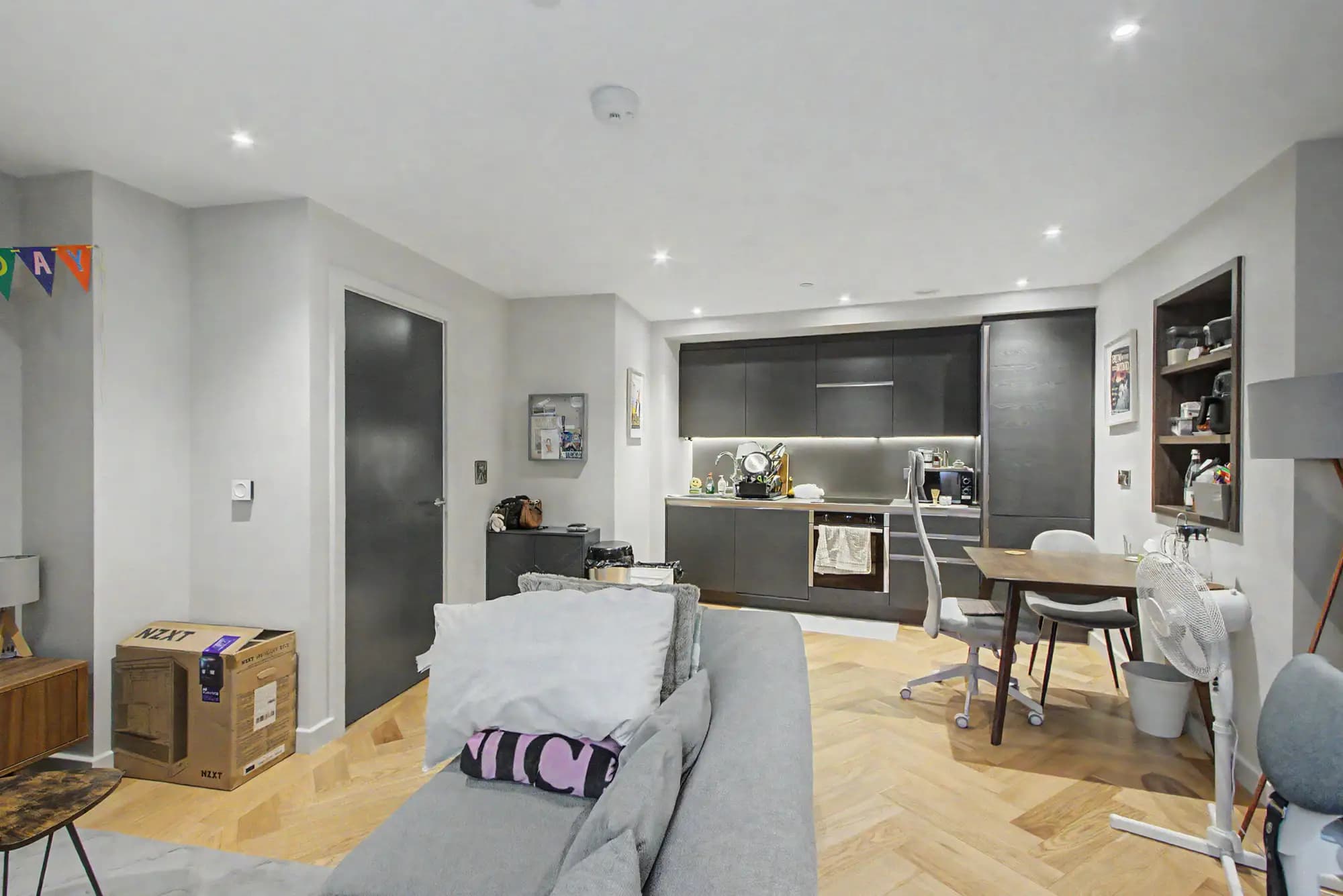 property photo 5 of 31