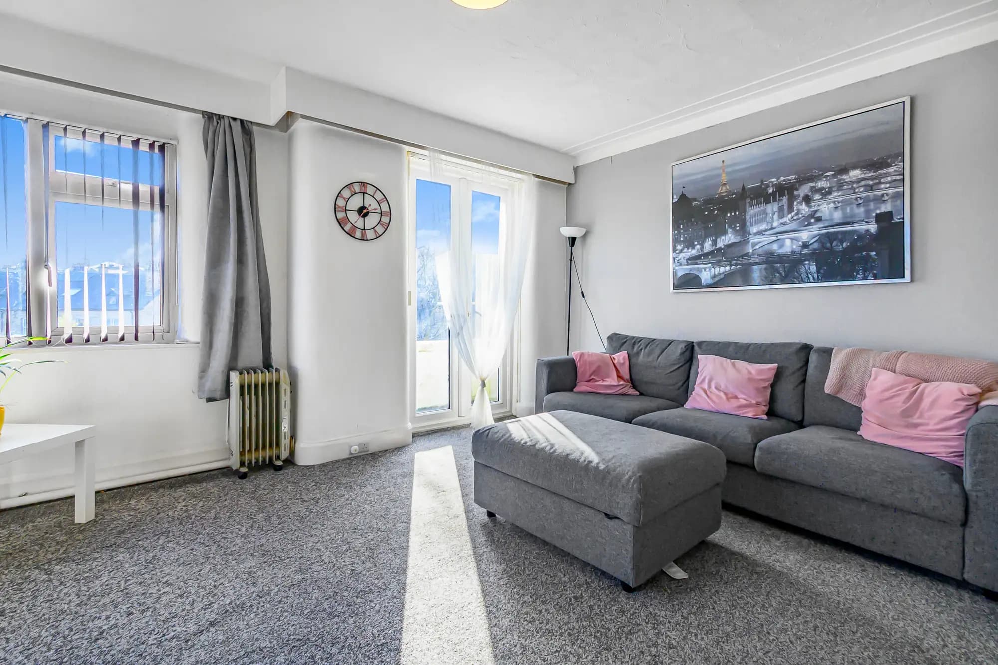 property photo 4 of 18