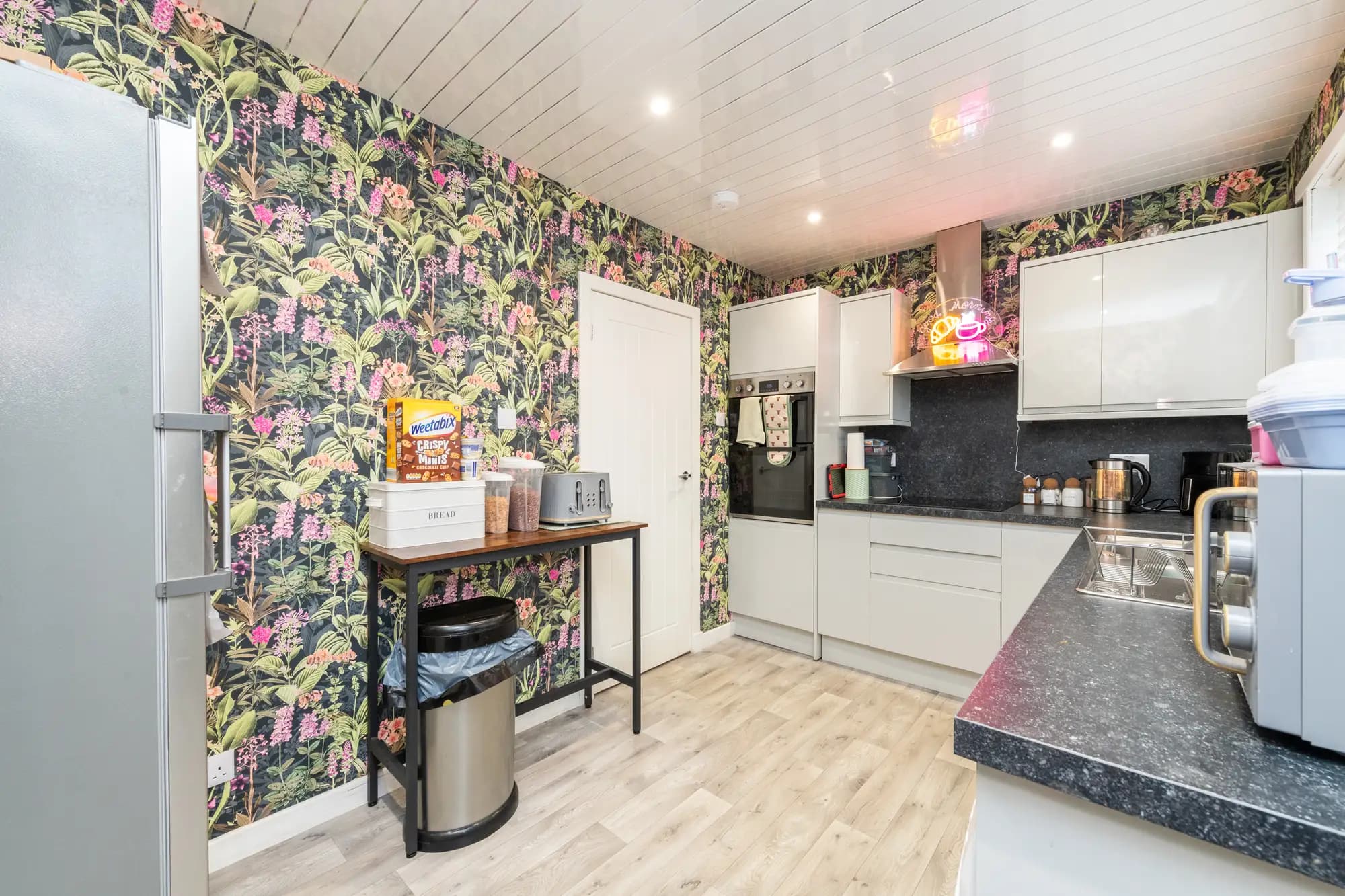 property photo 9 of 36