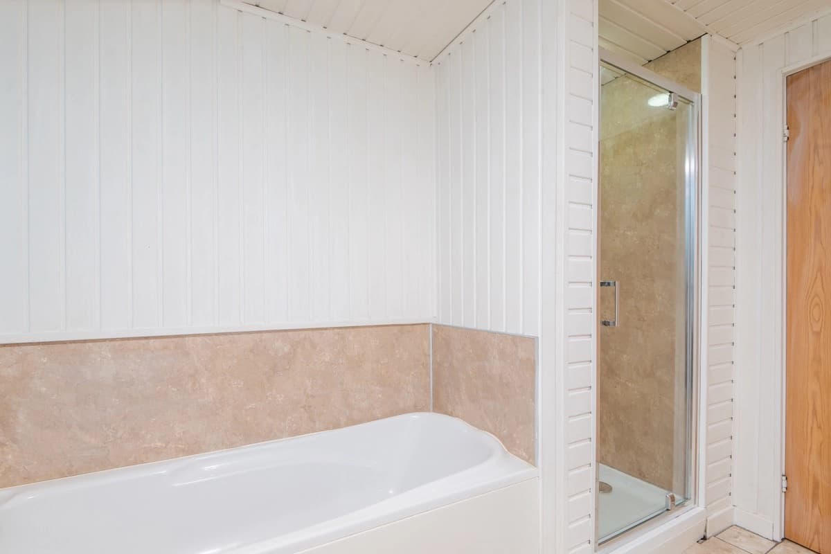 property photo 11 of 22