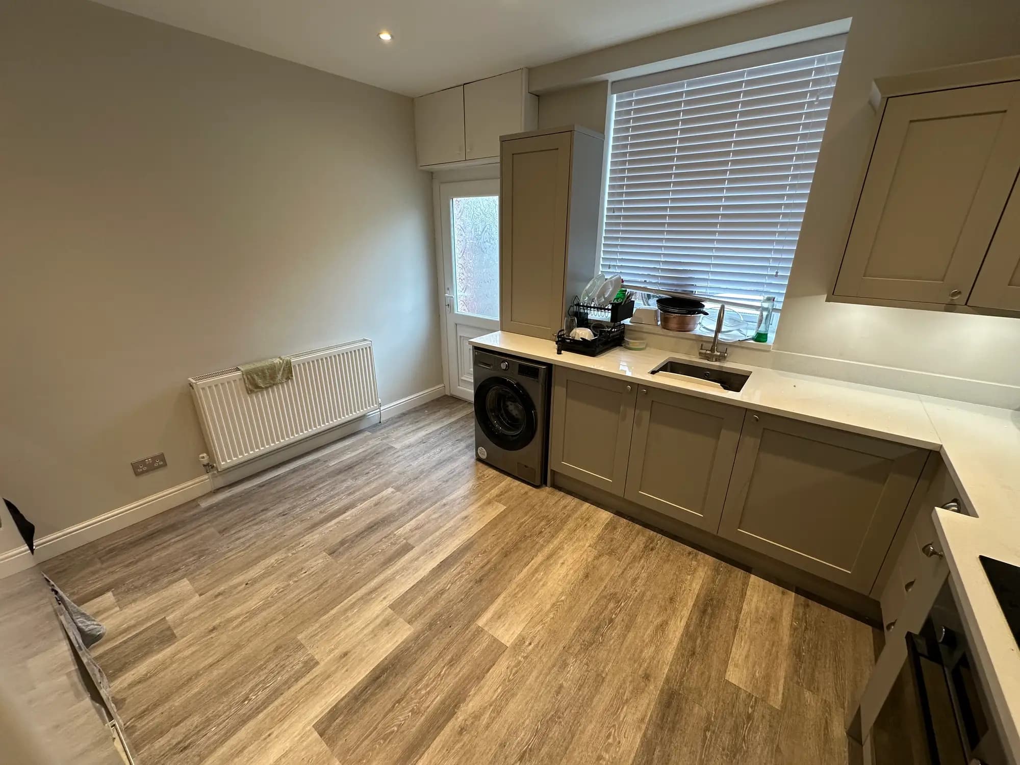 property photo 6 of 32