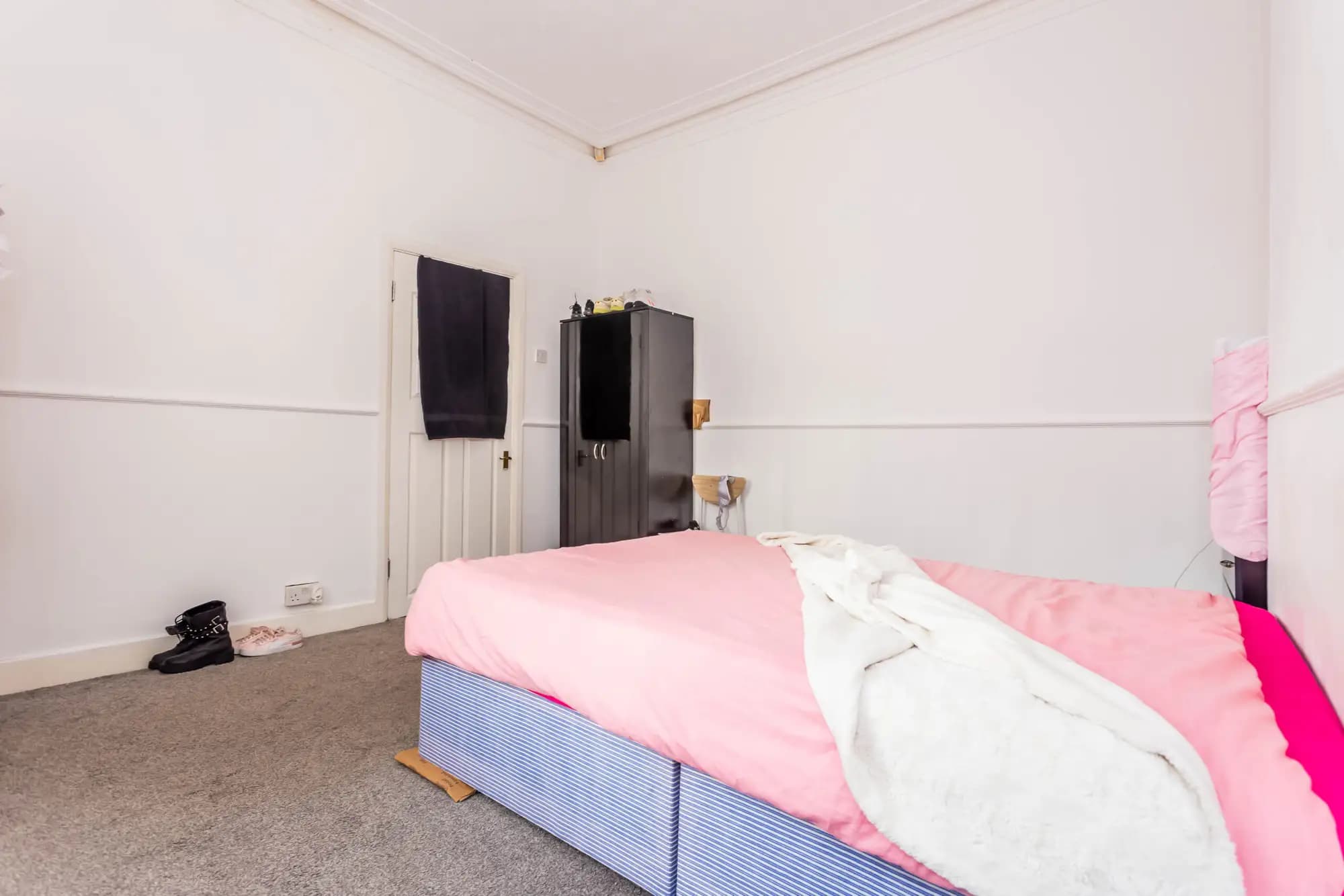 property photo 14 of 17