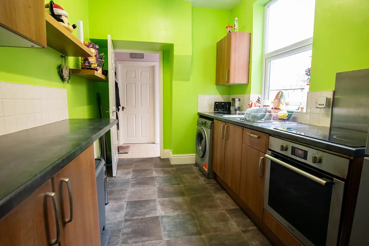 property photo 5 of 15