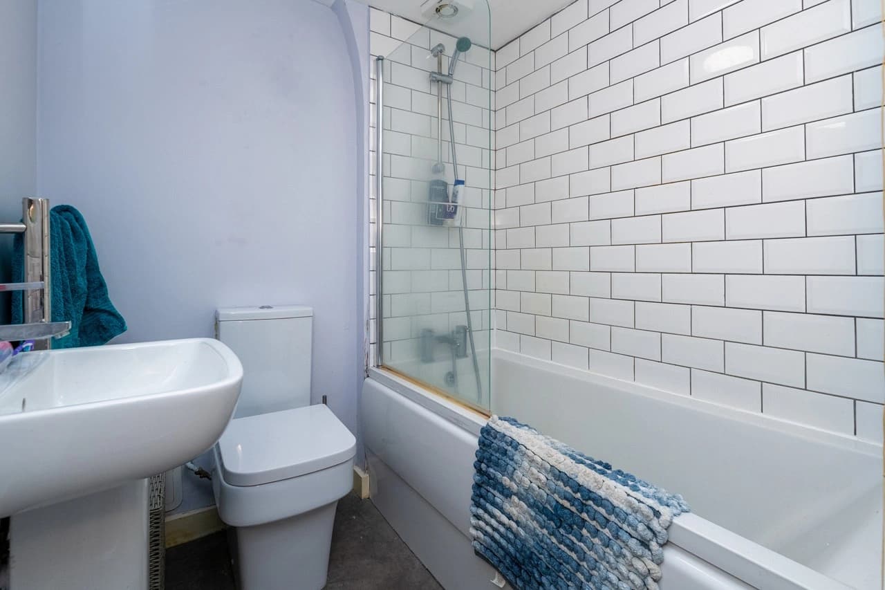 property photo 29 of 48