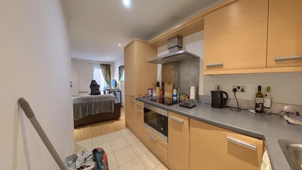 property photo 7 of 21