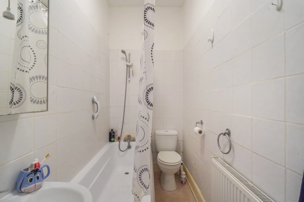 property photo 6 of 34