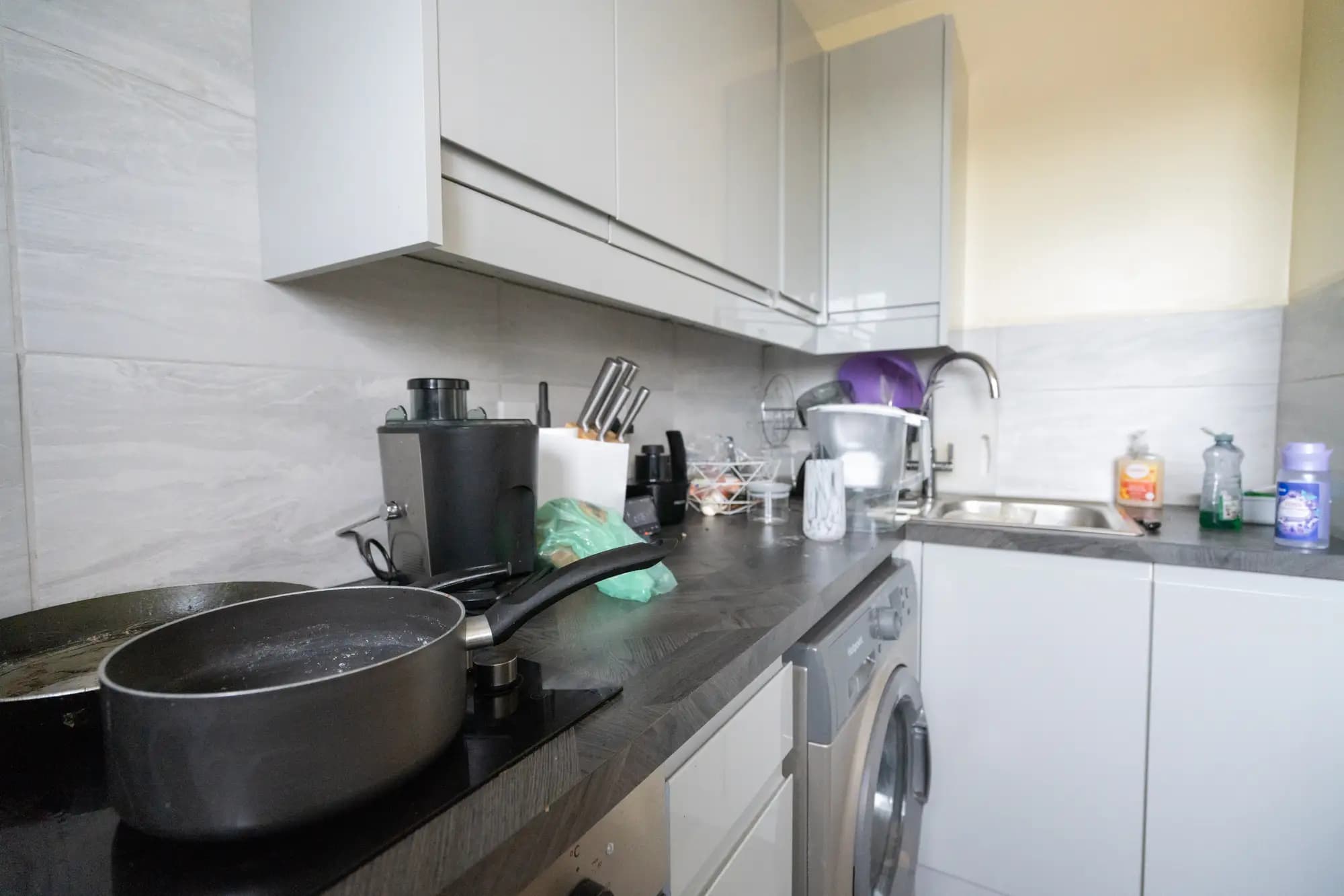 property photo 5 of 10
