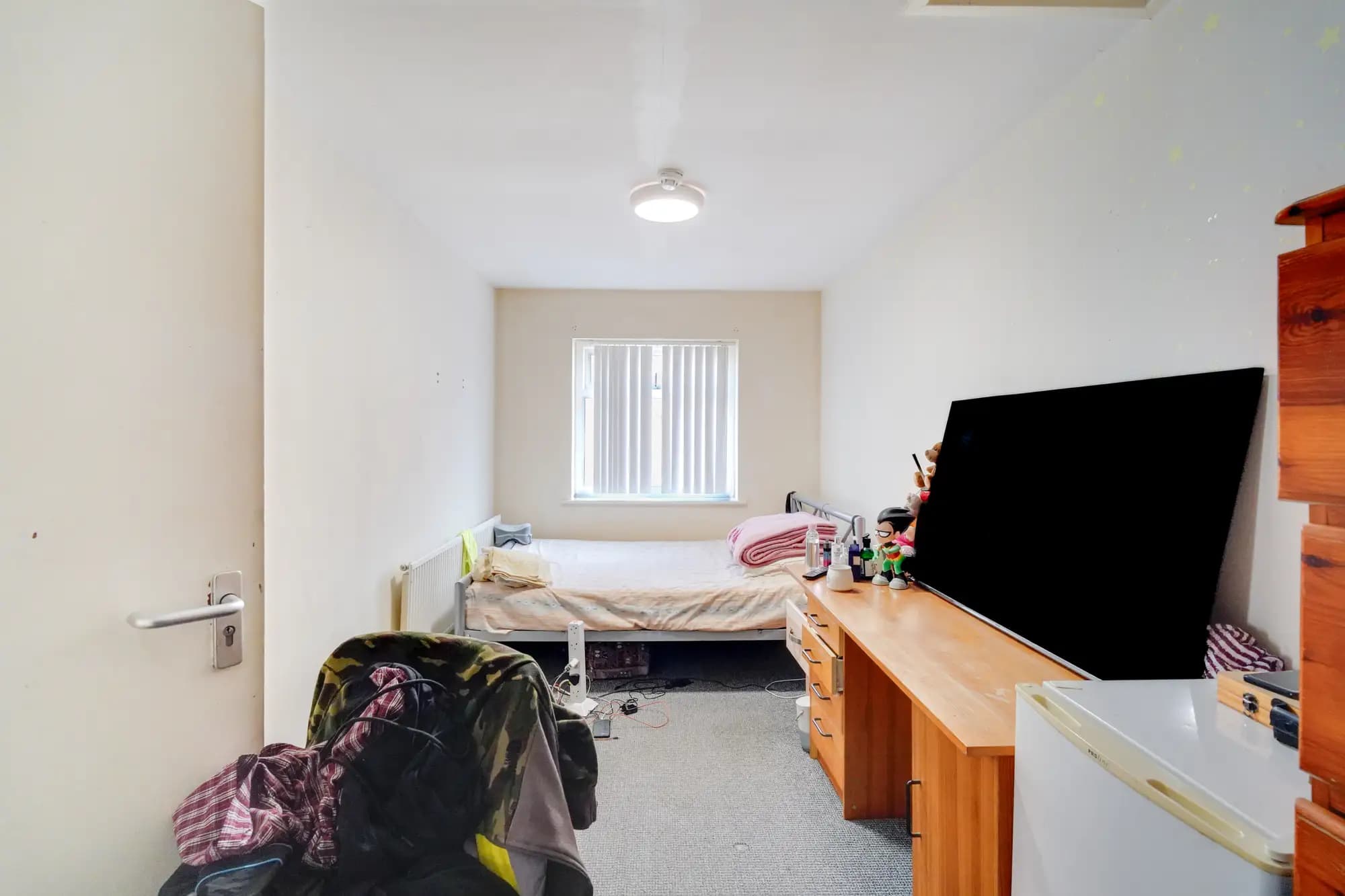 property photo 11 of 19